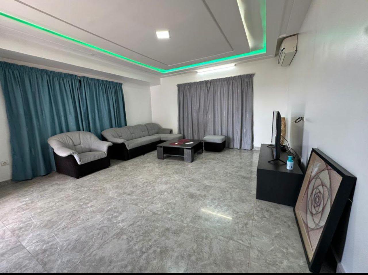 Villa duplex avec titre foncier à Agla 15 Villa duplex avec titre foncier à Agla 15