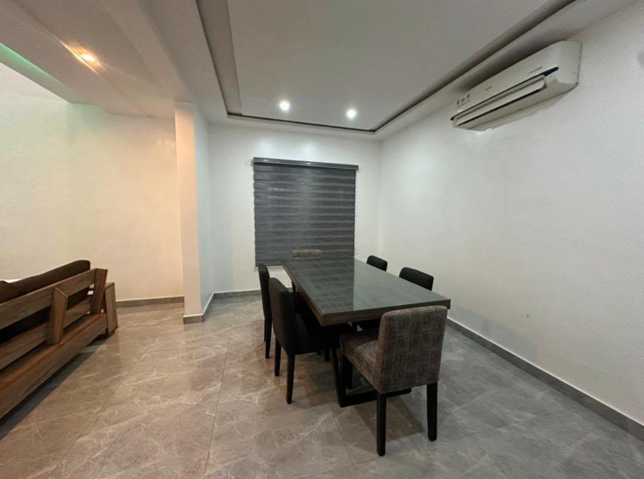 Villa duplex avec titre foncier à Agla 23 Villa duplex avec titre foncier à Agla 23
