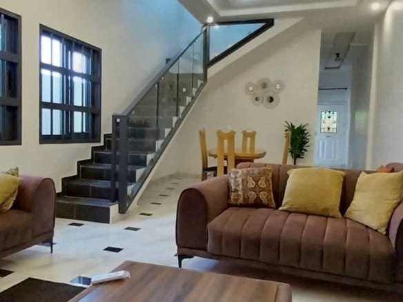 Villa duplex meublée de standing à Ouidah 11