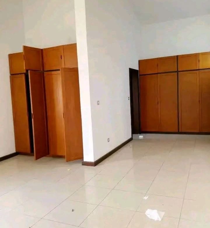 Villa haut standing à louer à Erevan Cotonou 10