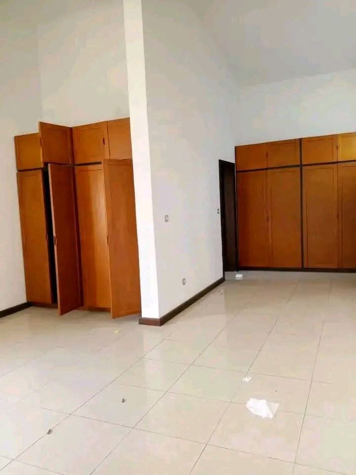 Villa haut standing à louer à Erevan Cotonou 10