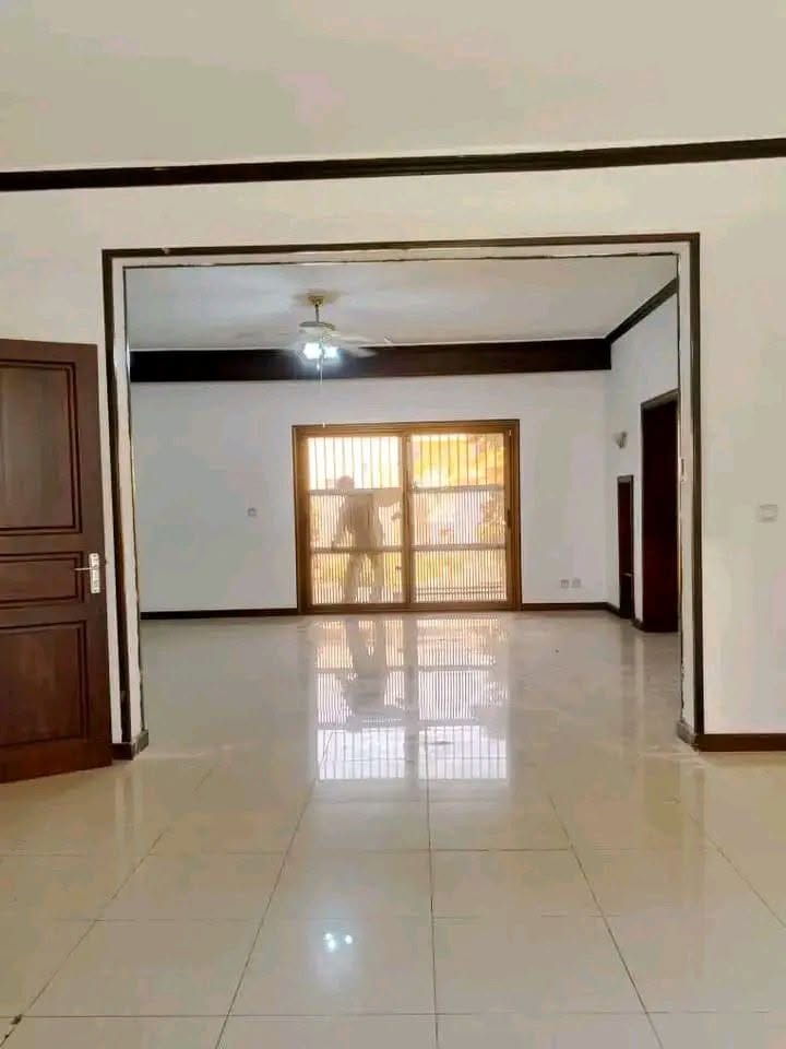 Villa haut standing à louer à Erevan Cotonou 4