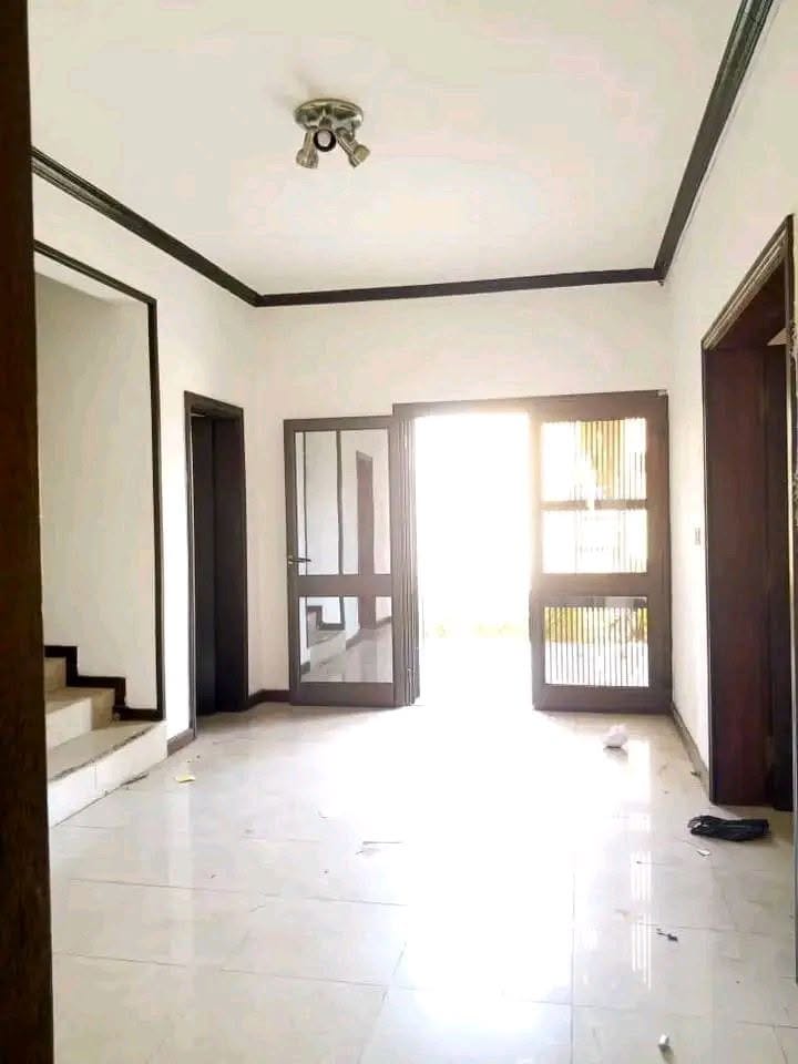 Villa haut standing à louer à Erevan Cotonou 5