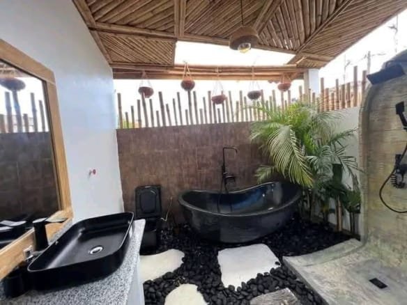 Villa meublée à louer à Fidjrossè Plage 10