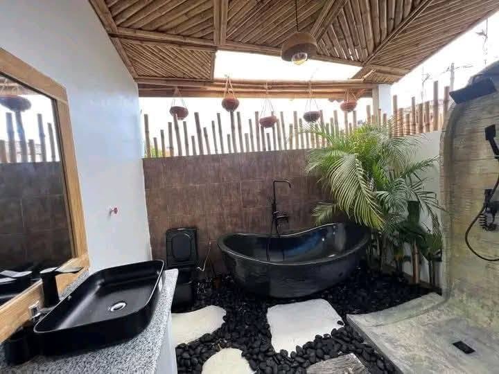 Villa meublée à louer à Fidjrossè Plage 10