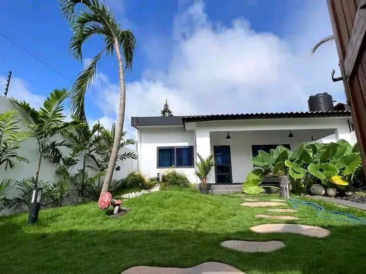 Villa meublée à louer à Fidjrossè Plage 3