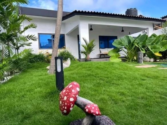 Villa meublée à louer à Fidjrossè Plage