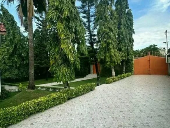 Villa meublée avec jardin à Fidjrossè Fiégnon 17