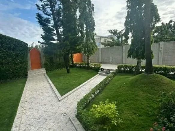 Villa meublée avec jardin à Fidjrossè Fiégnon 2