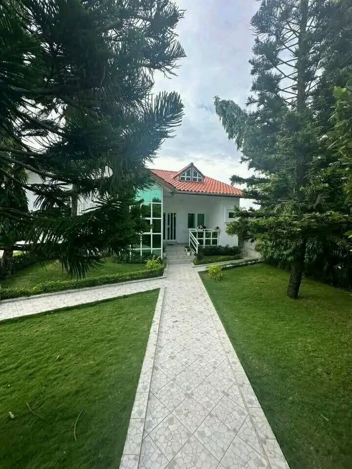 Villa meublée avec jardin à Fidjrossè Fiégnon