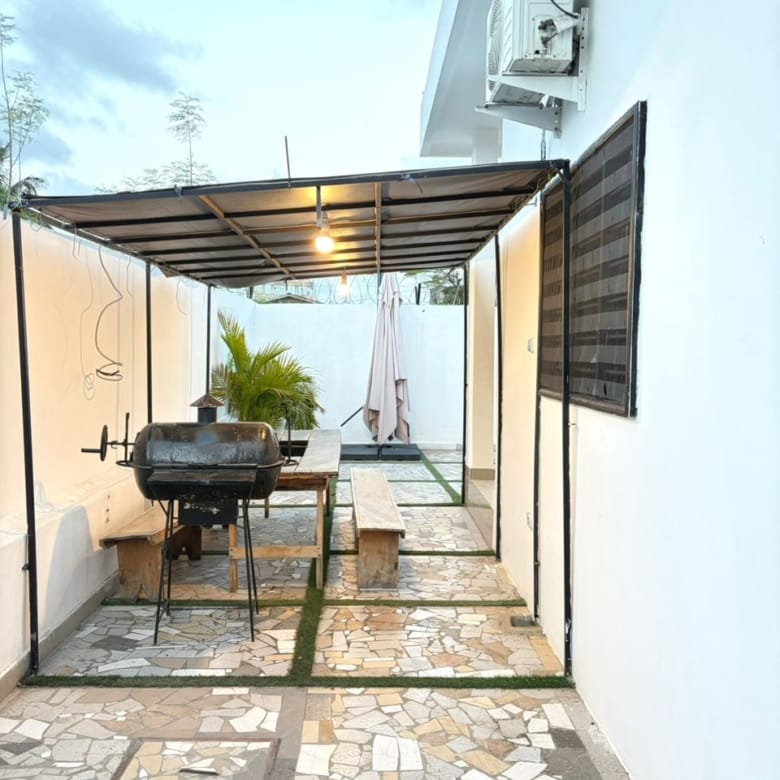 Villa meublée de 2 chambres à Fidjrossè Plage 11