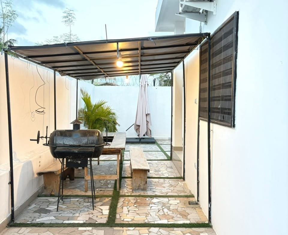 Villa meublée de 2 chambres à Fidjrossè Plage 11