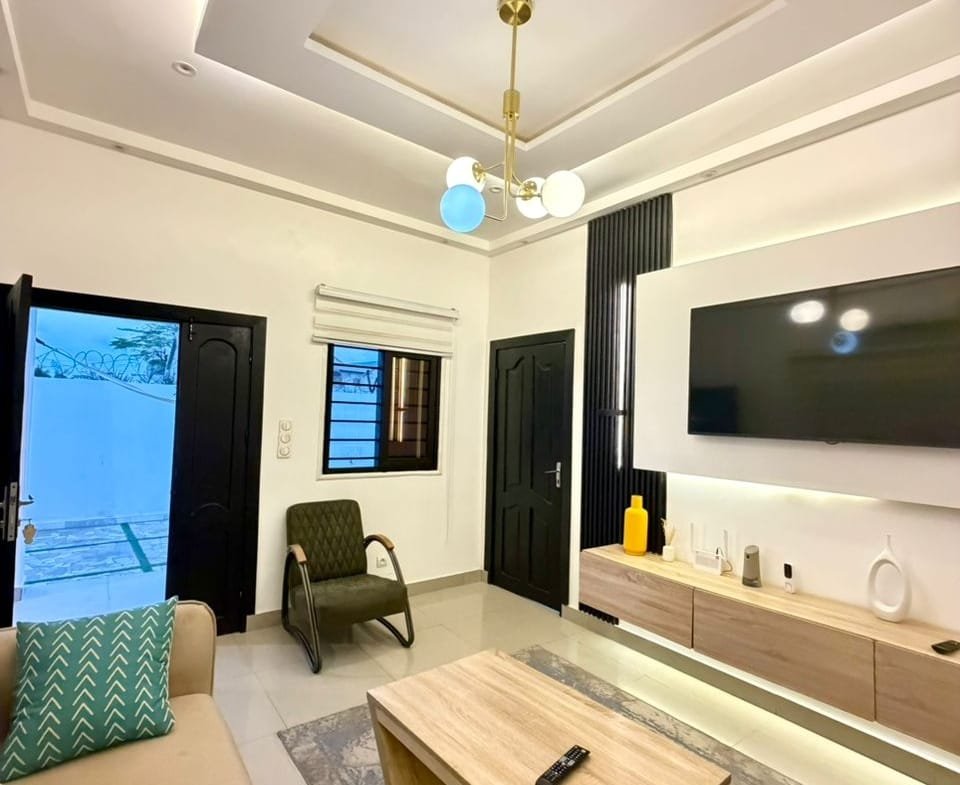 Villa meublée de 2 chambres à Fidjrossè Plage 2