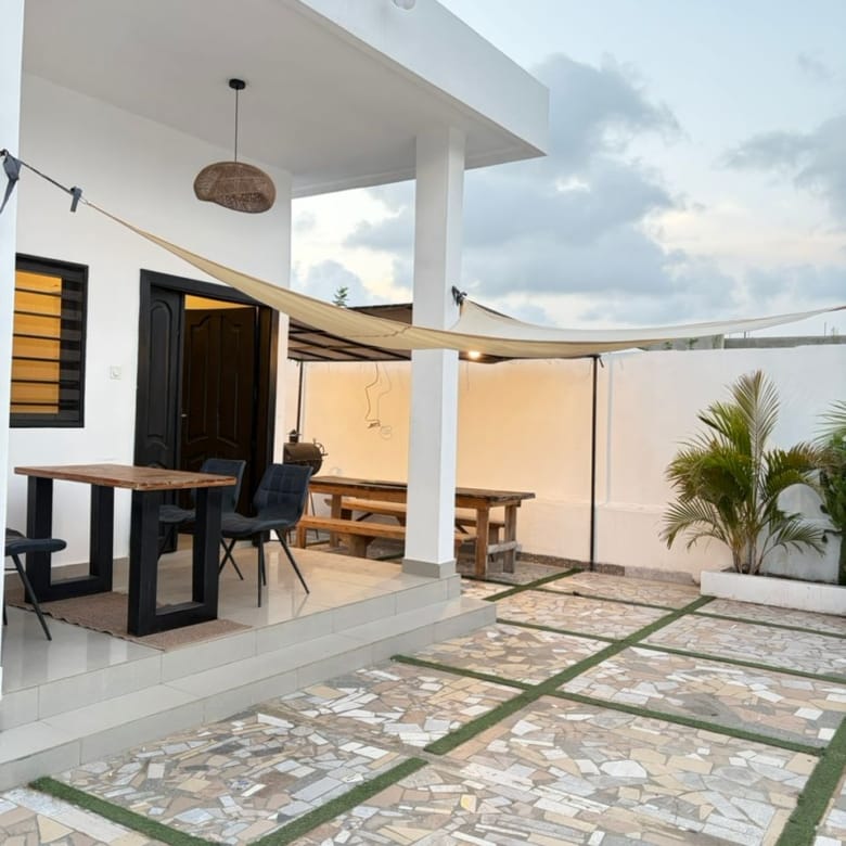Villa meublée de 2 chambres à Fidjrossè Plage 3