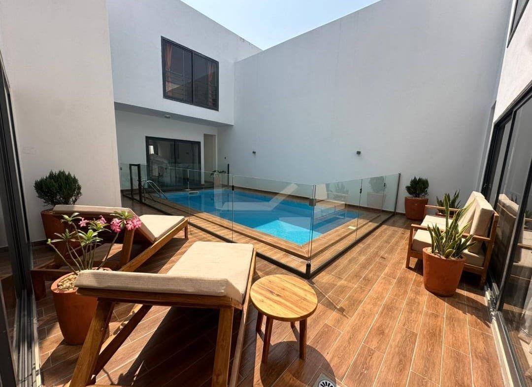 Villa meublée de prestige avec piscine à Akpakpa Jack