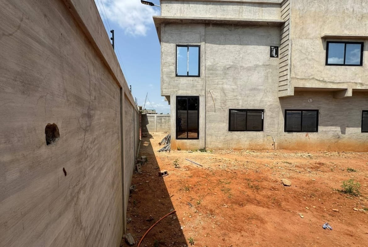Villa moderne 4 chambres à vendre à Calavi Togba 13