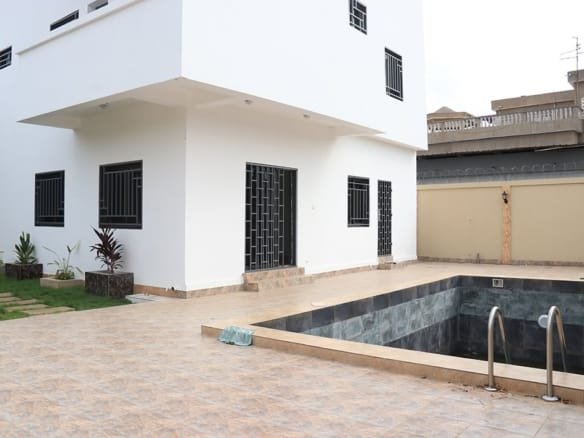 Villa moderne avec piscine à Tokoin Casablanca 7