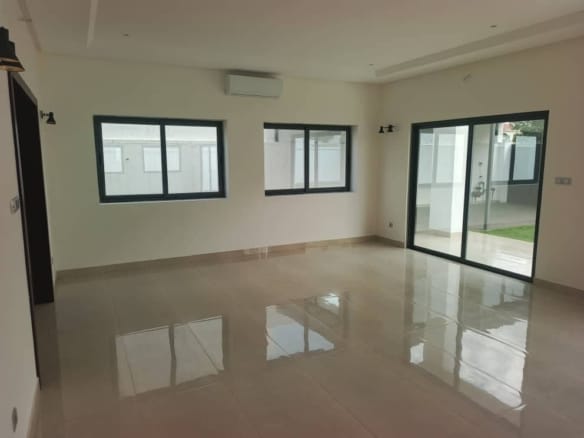 Villa neuve avec jardin à Akpakpa CNSAD 3