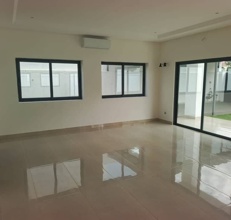 Villa neuve avec jardin à Akpakpa CNSAD 3