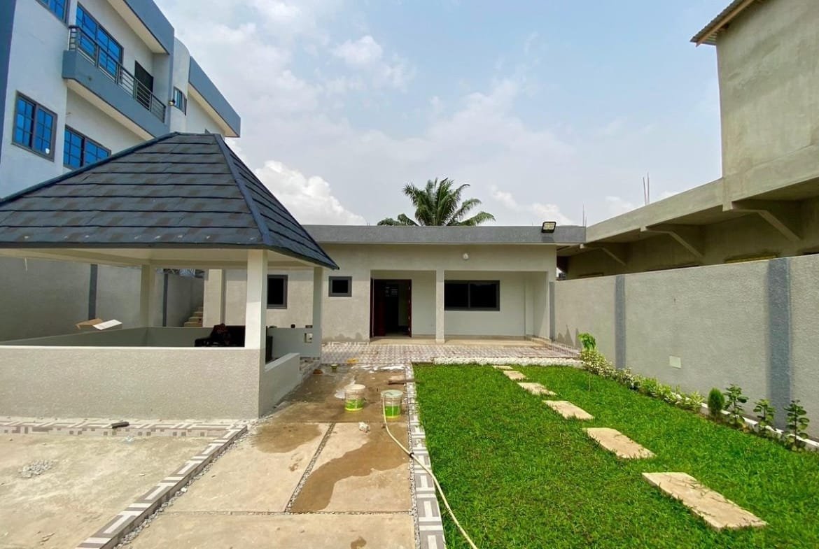 Villa neuve avec titre foncier à Calavi Agori