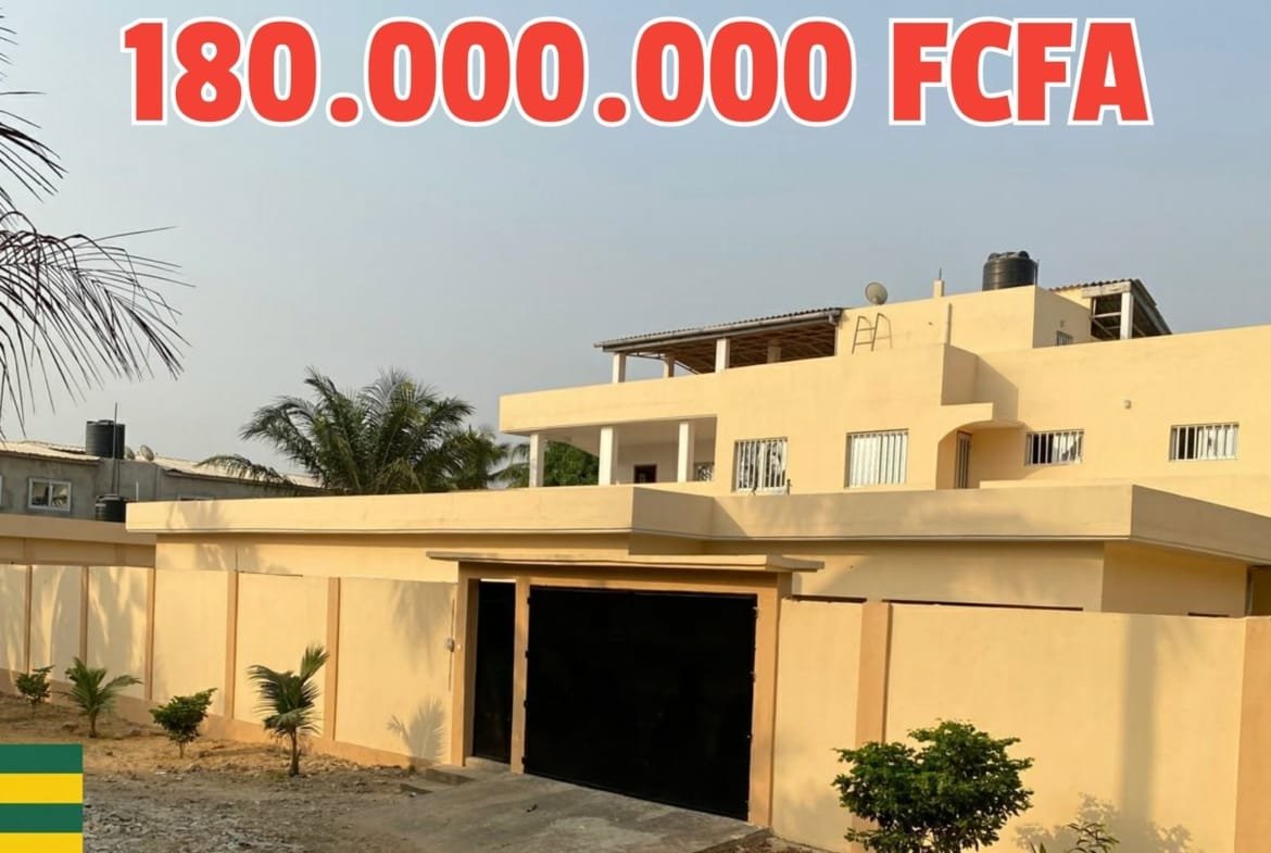 Villa sur 4 lots à vendre à Anyimania Aného