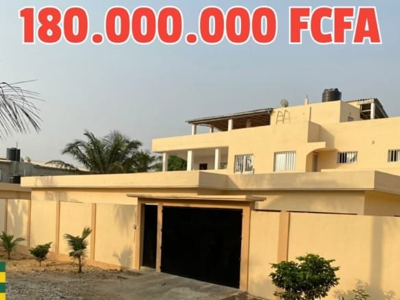 Villa sur 4 lots à vendre à Anyimania Aného