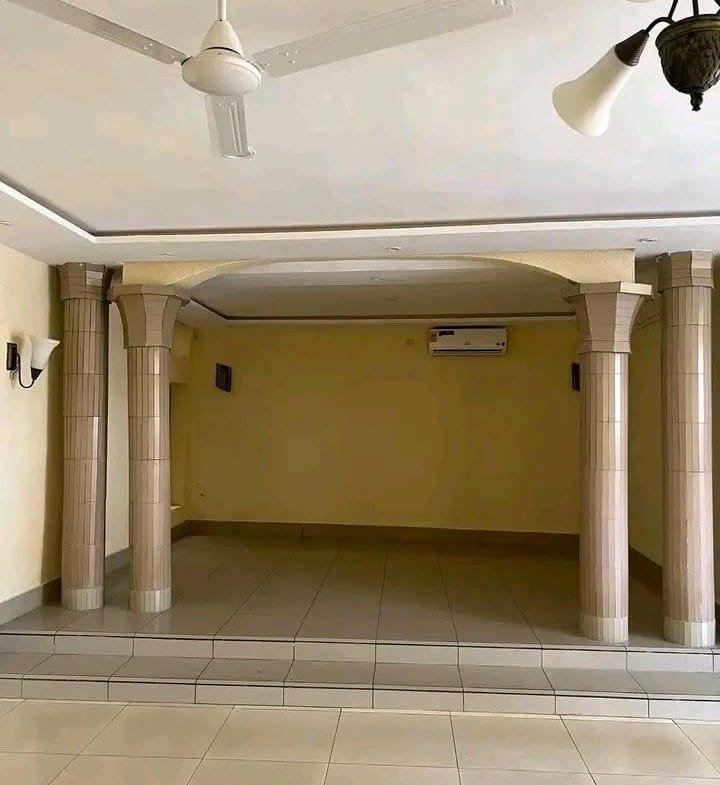 Villa triplex avec piscine et vue sur mer à Cotonou 11