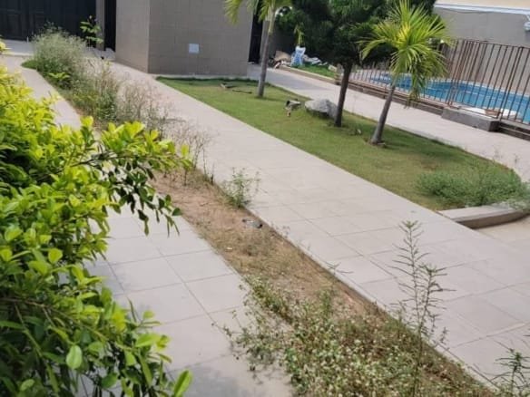 Villa triplex avec piscine et vue sur mer à Cotonou 2