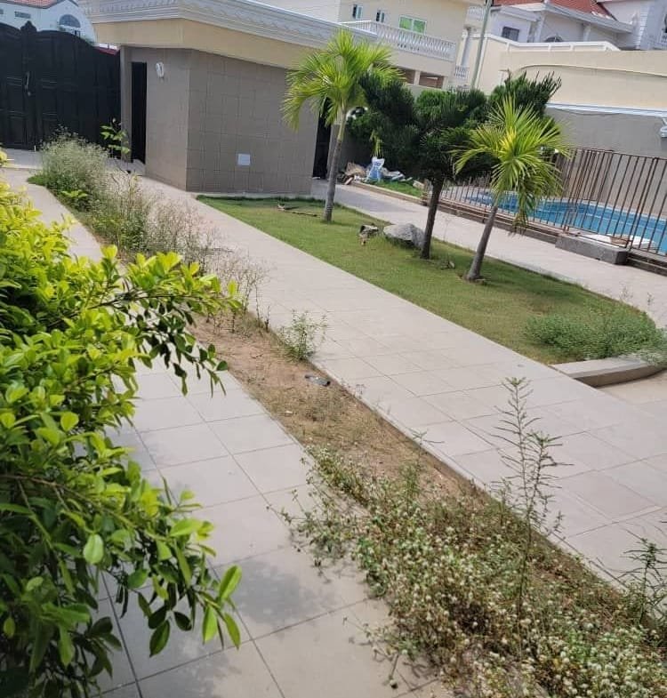 Villa triplex avec piscine et vue sur mer à Cotonou 2