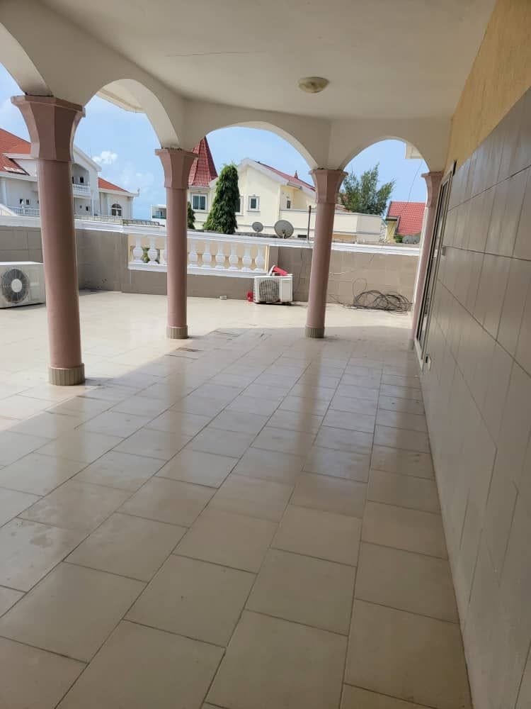 Villa triplex avec piscine et vue sur mer à Cotonou 3