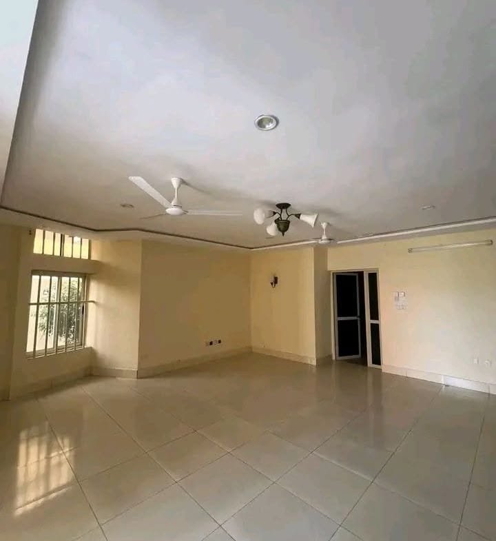 Villa triplex avec piscine et vue sur mer à Cotonou 4