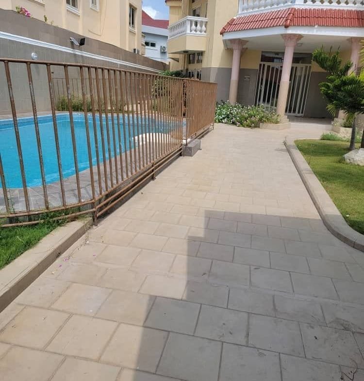 Villa triplex avec piscine et vue sur mer à Cotonou 5