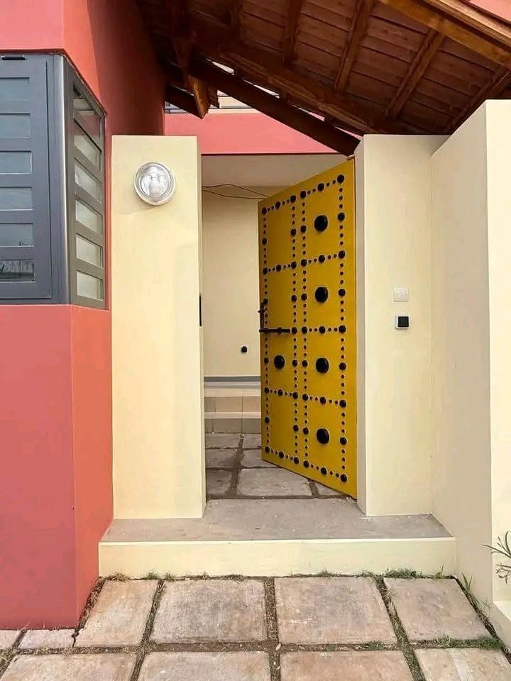 Villa vue mer à louer à Fidjrossè Cotonou 11
