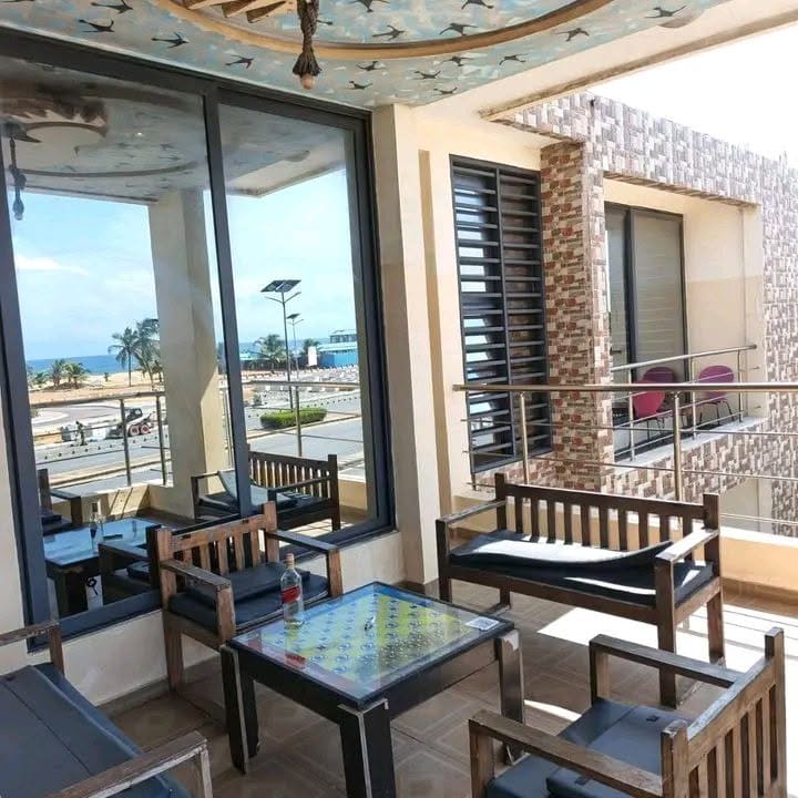 Villa vue mer à louer à Fidjrossè Cotonou 13