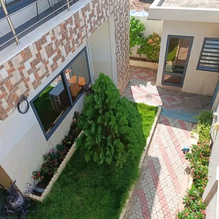 Villa vue mer à louer à Fidjrossè Cotonou 3