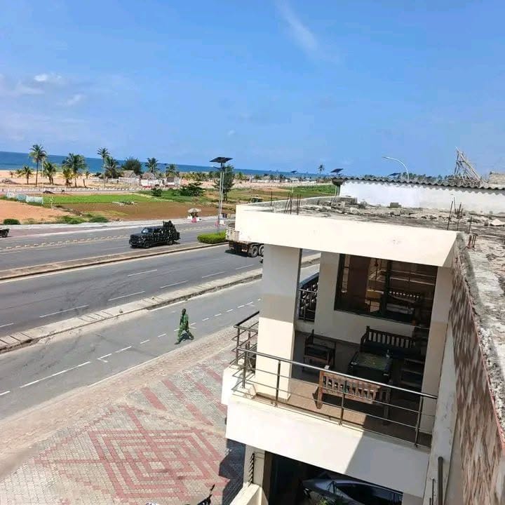 Villa vue mer à louer à Fidjrossè Cotonou 4