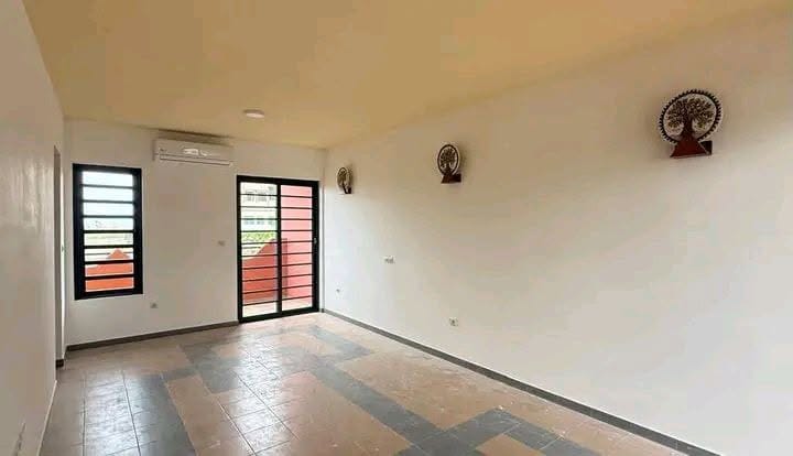 Villa vue mer à louer à Fidjrossè Cotonou 7