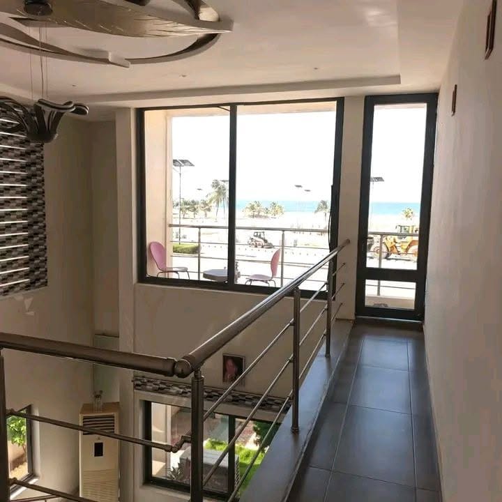 Villa vue mer à louer à Fidjrossè Cotonou 8