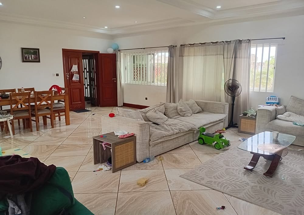 Villa vue mer à vendre à Akpakpa 3