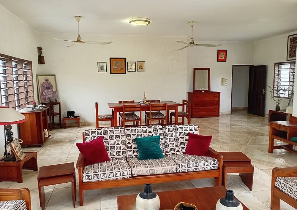 Villa vue mer à vendre à Akpakpa 4