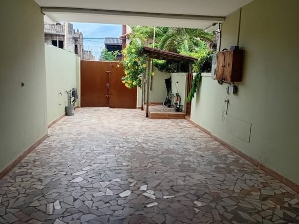 Villa vue mer à vendre à Akpakpa 6
