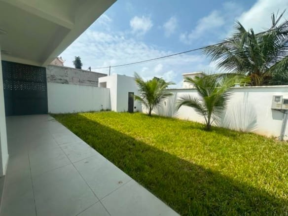 Appartement 2 chambres avec jardin privé à Fidjrossè Plage