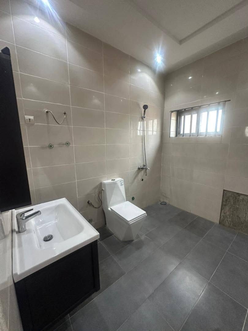 Appartement 3 chambres à Fidjrossè Plage 10