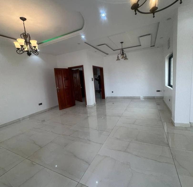 Appartement 3 chambres à Fidjrossè Plage 2