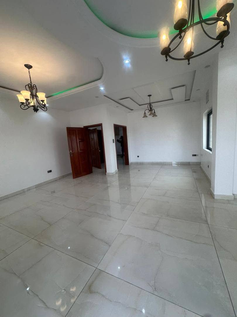 Appartement 3 chambres à Fidjrossè Plage 2