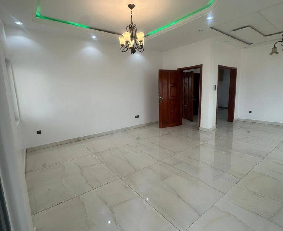 Appartement 3 chambres à Fidjrossè Plage 3