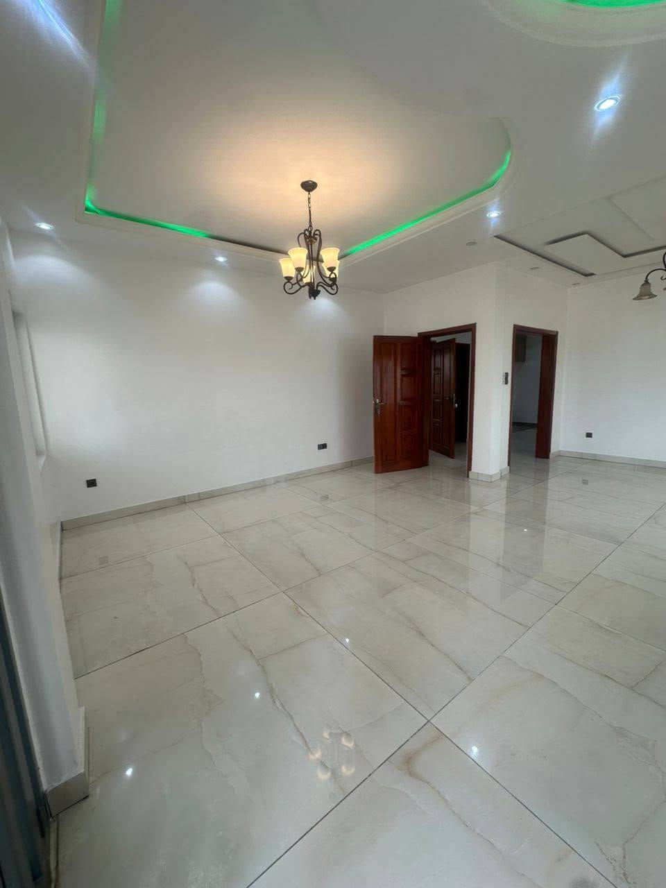 Appartement 3 chambres à Fidjrossè Plage 3