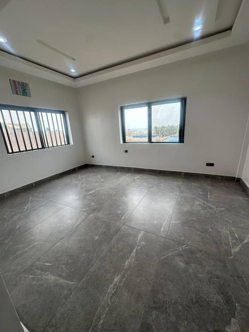 Appartement 3 chambres à Fidjrossè Plage 4