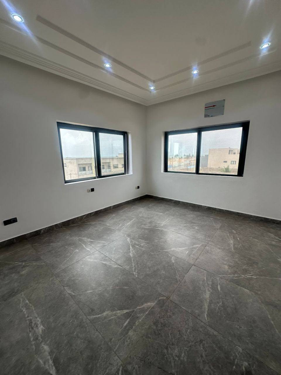 Appartement 3 chambres à Fidjrossè Plage 7