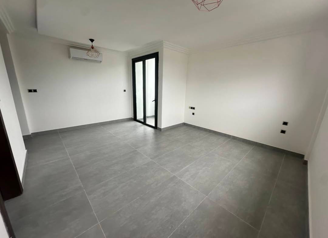 Appartement 3 chambres à louer à Camp Guézo 6